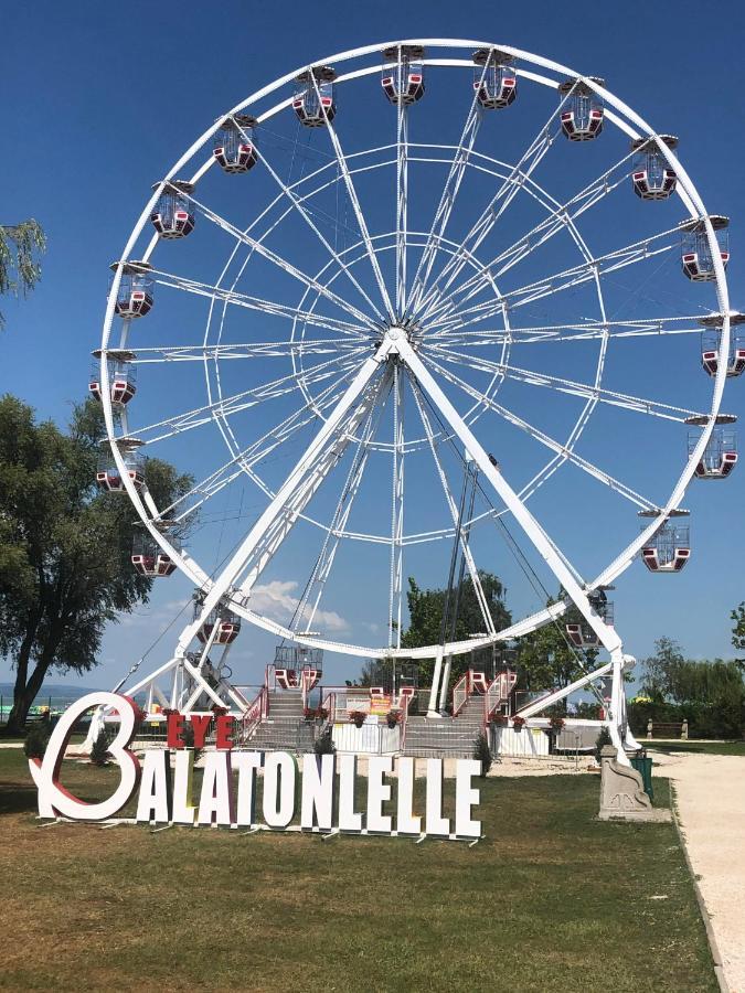 Francoise Szallo Balatonlelle Bagian luar foto